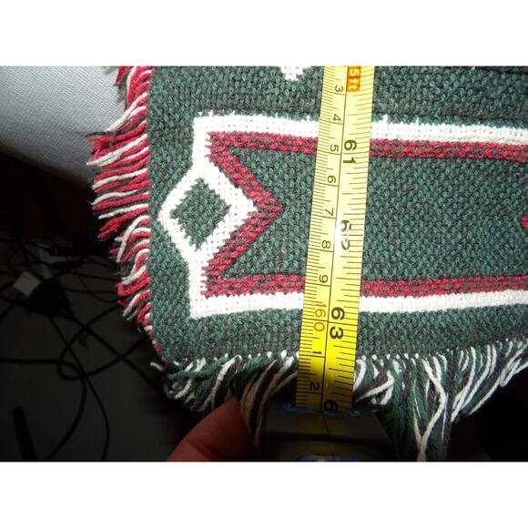 Tapestry Throw Blanket Christmas Santa Claus Red Green Holiday - Picture 8 of 9